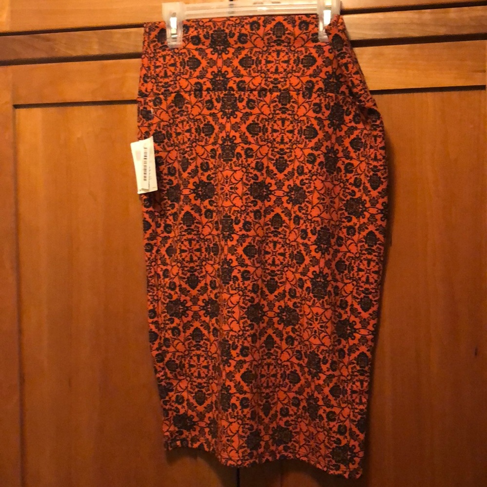 NWT Lularoe S Cassie. Red with blue floral pattern